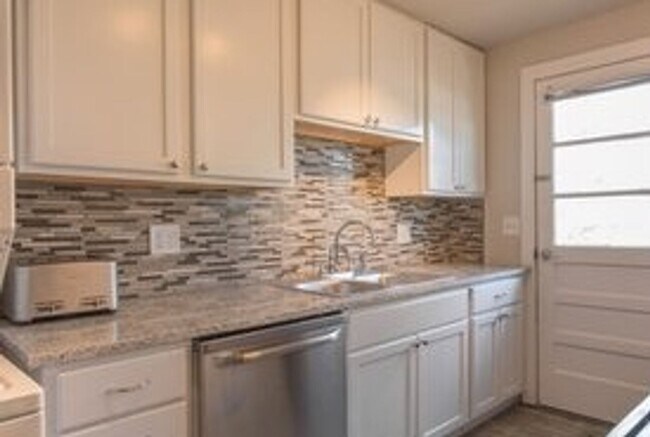 Photo - 1719 Marine St Unidad B