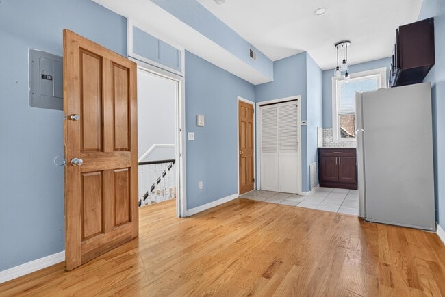 Photo - 112 Waverly St