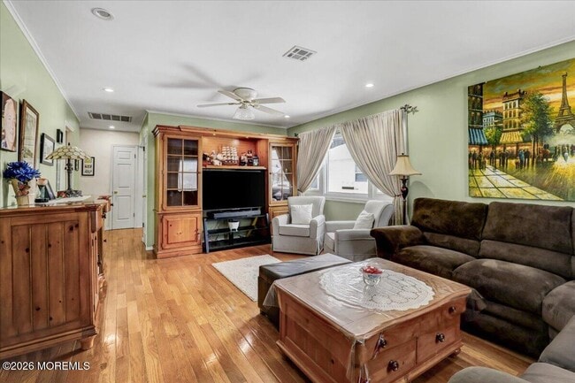 Photo - 53 Chesterfield Ln