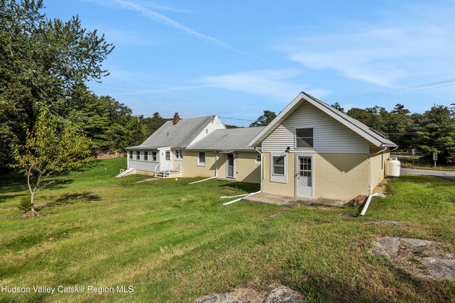 Photo - 1563-1567-1567 NY-28