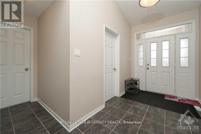 Photo - 404 Kilmarnock Way