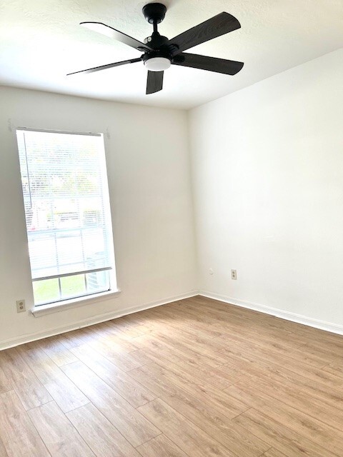 Building Photo - 2120 El Paseo St Unit 303