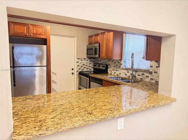 Photo - 2316 S Cypress Bend Dr Unidad 102