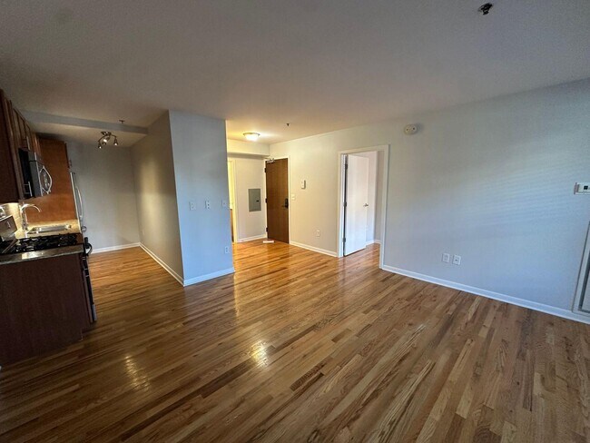 1337 W Fargo Ave Unit 1207
