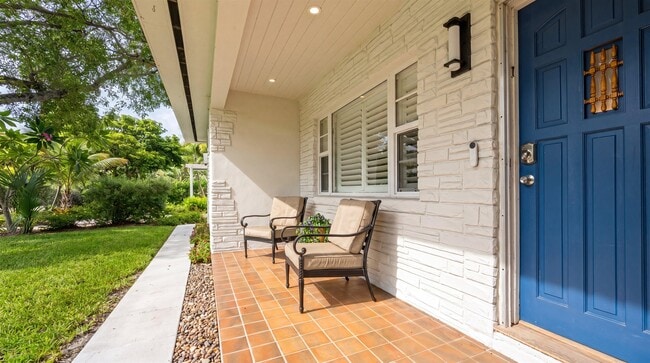 Photo - 611 N Palmway