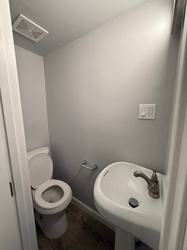 Photo - 238 Stevenson Square