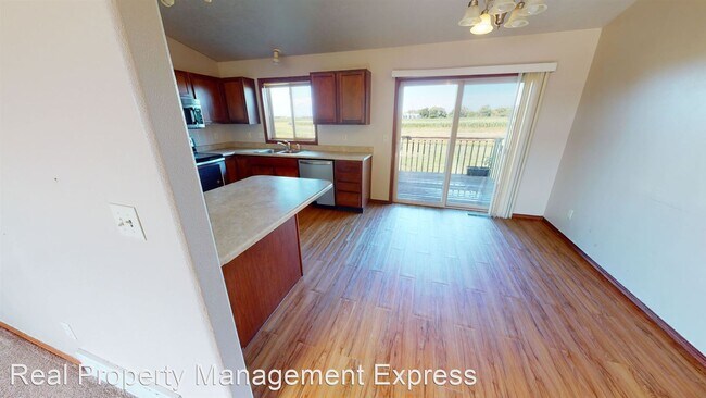 Photo - 4 br, 2 bath House - 7820 W 67th St