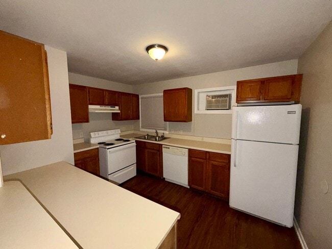 Photo - 1320 S Crane St