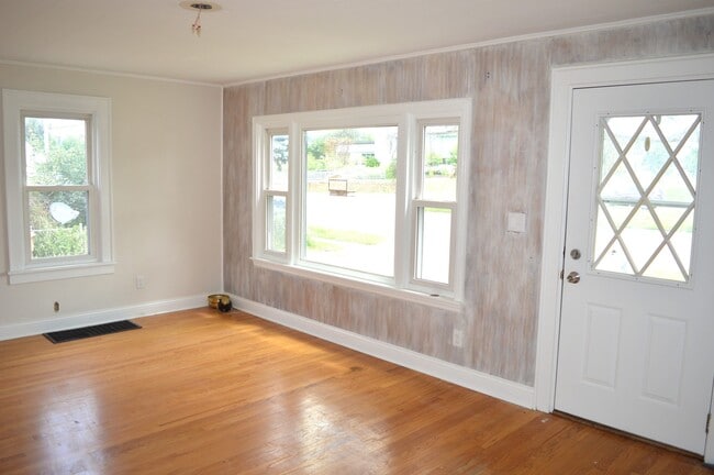 1612 Packers Ave