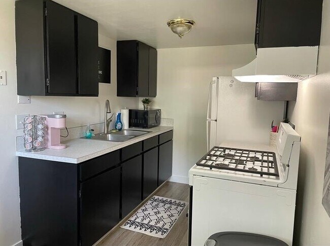 Photo - 605 N Main St Unit 1