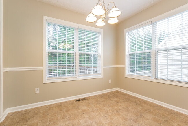 Photo - 335 Shadowbrooke Cir SW