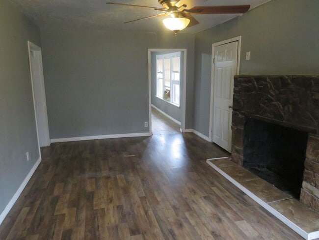 Photo - 1610 SW D Ave Unit MAIN HOUSE