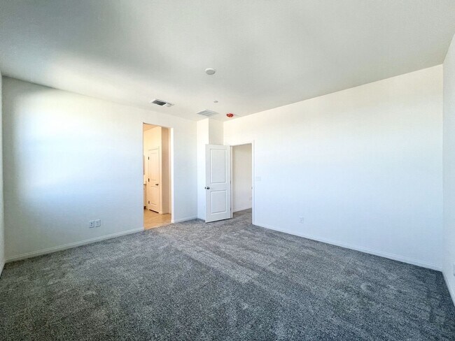 Photo - 1606 Rock Kestrel St