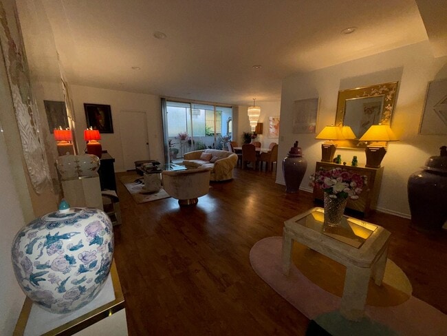 Photo - 1541 Hayworth Ave Unidad 102