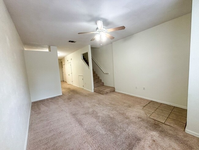 Photo - Victoria Station #156 - Pet Friendly!