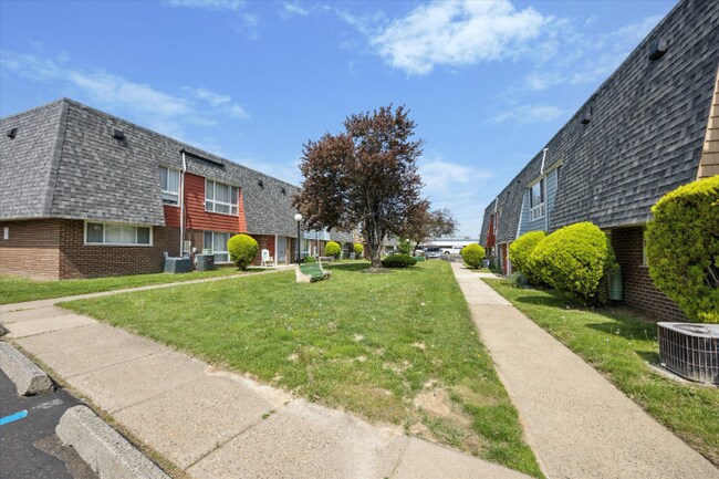 Photo - 1760 Tomlinson Rd Unit 111