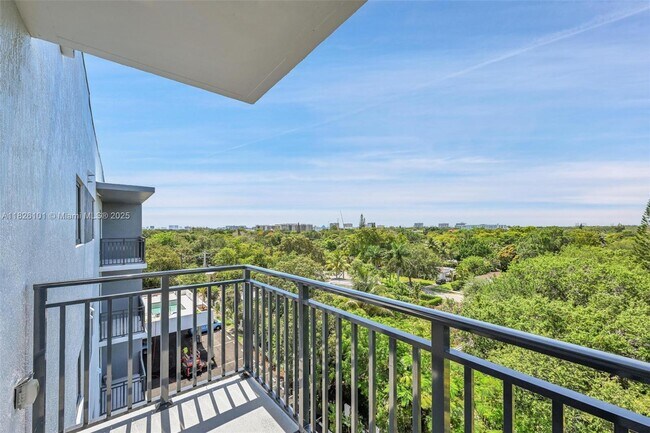 Photo - 840 NE 130th St Unidad 410