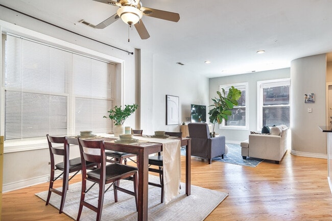 Building Photo - 3103 N Oakley Ave Unit ID1359765P