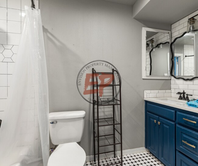 Photo - 3201 Live Oak Ave