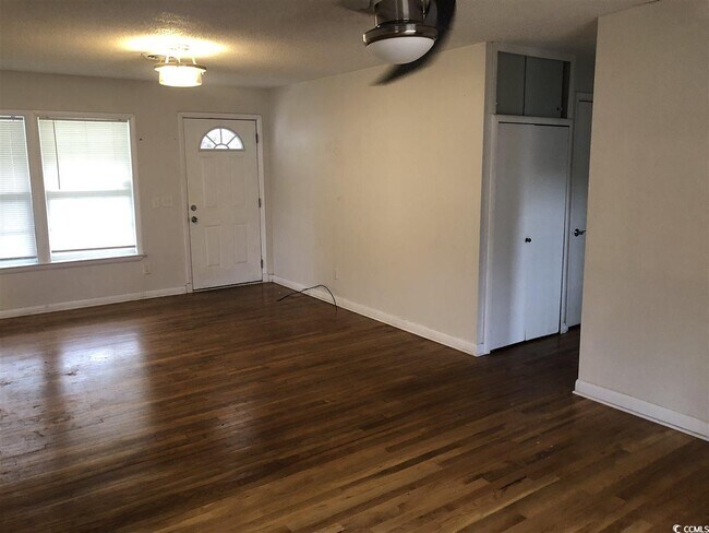 Photo - 809 Cedar St