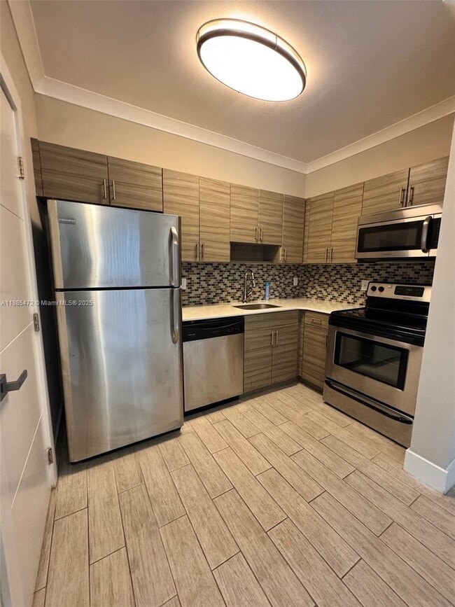 Building Photo - 115 Menores Ave Unit 6