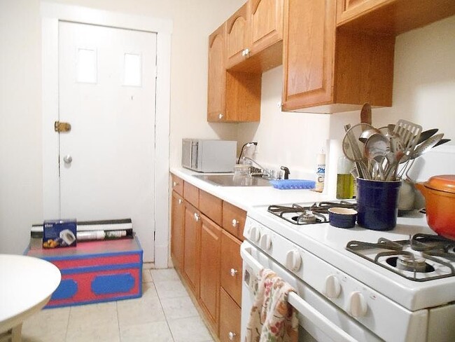 Building Photo - 92 Gordon St Rental