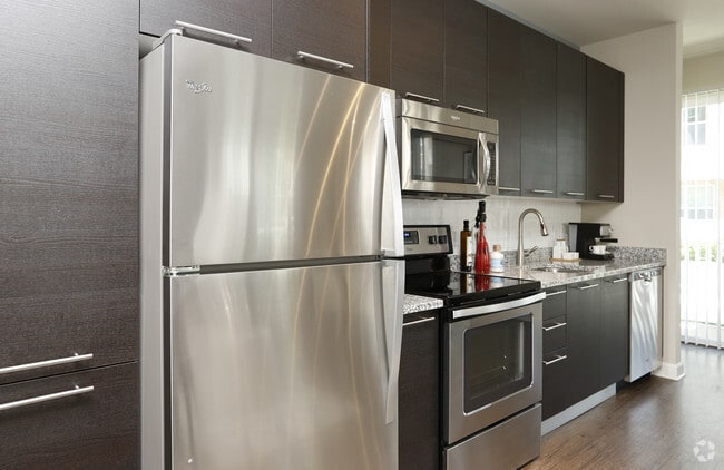 2BR, 2BA - 1150 SF
