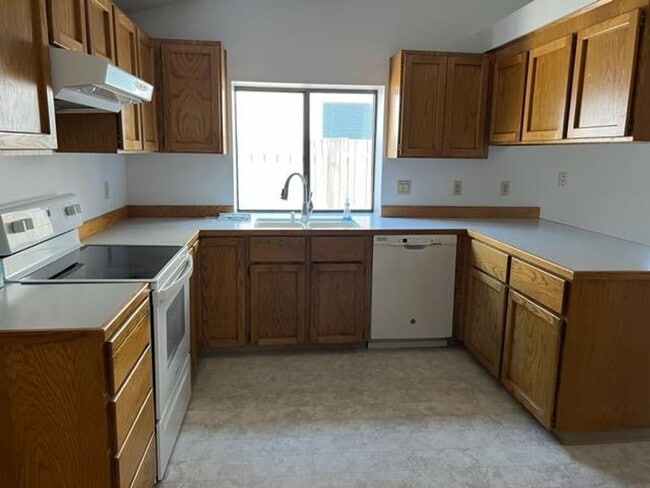 Photo - TERRIFIC TIGARD 3 BEDROOM