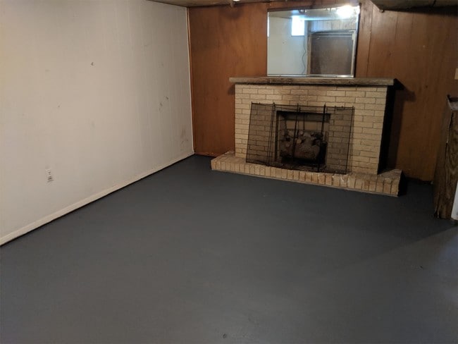 Building Photo - 1862 Warwick Ave