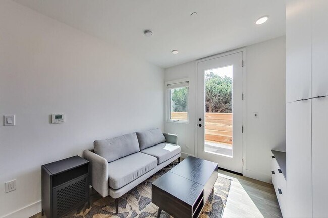 Photo - Artthaus Mandela: New Luxury Apartments! 4... Unidad B