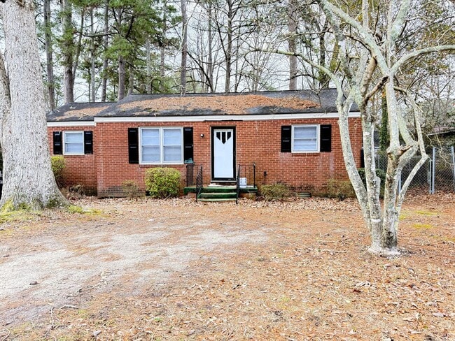 Building Photo - 2825 Amherst Rd