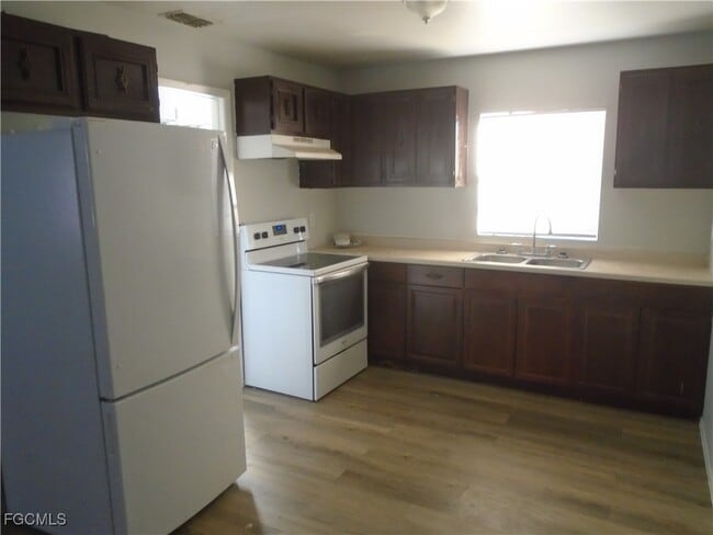 Photo - 8265 Beacon Blvd