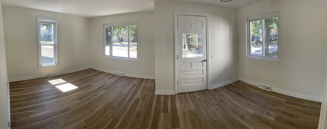 Building Photo - 1219 State St Unit 1