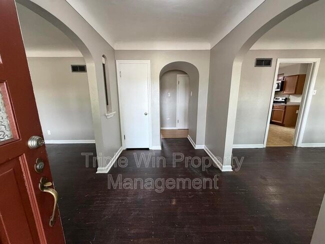Photo - 1629 Redman Rd