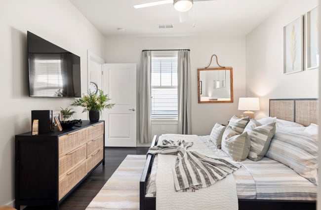 Primary Bedroom - The Cottages at Ingleside