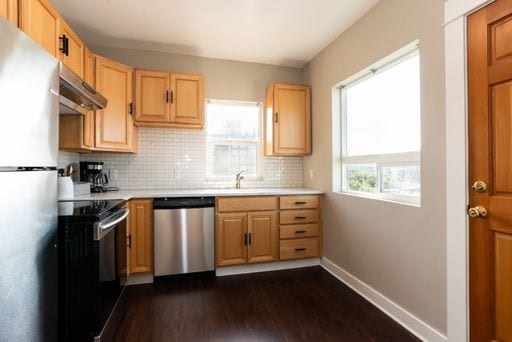 Photo - Bright 2 bedroom 1 bathroom Queen Anne Apartment with skyline views