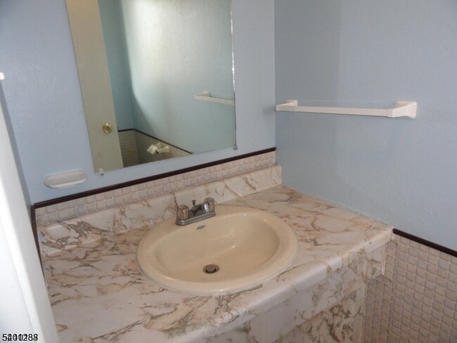 Photo - 2505 Balmoral Ct