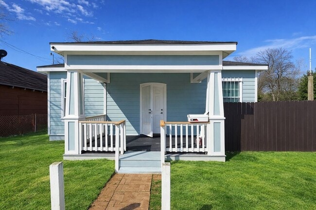 Building Photo - 2715 Dathe St