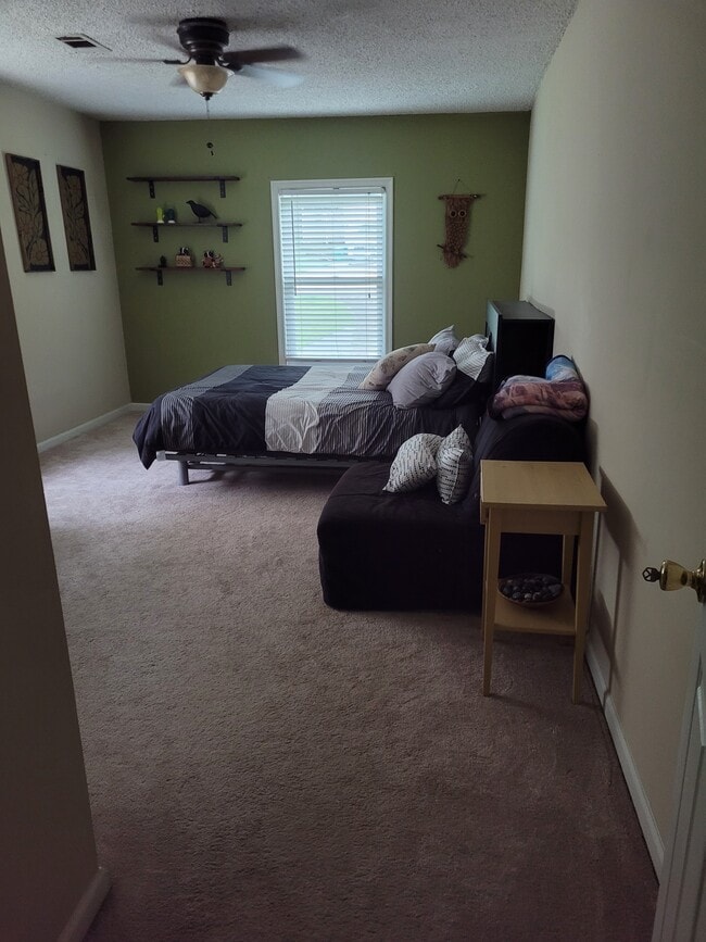 Photo - 967 Smoketree Dr Unit Bedroom with bathroom