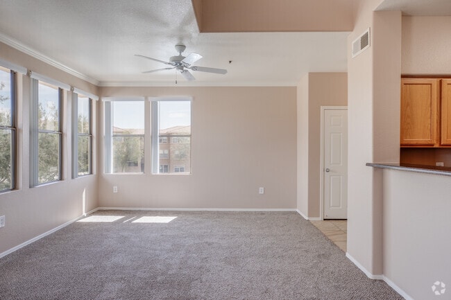 1BR, 1BA - 932SF