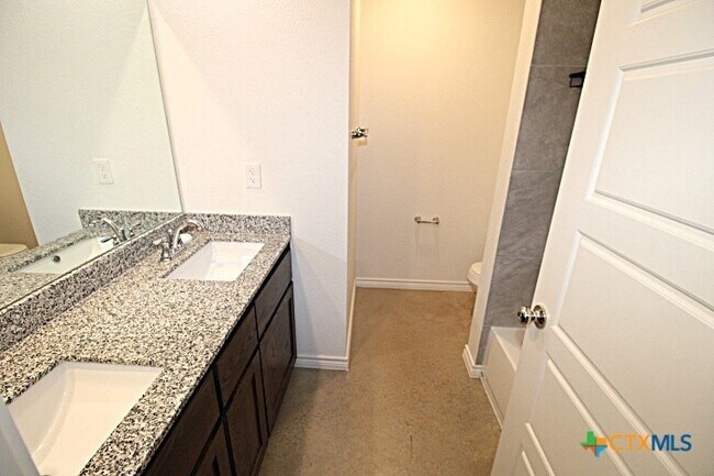 Photo - 102 Lost Trl