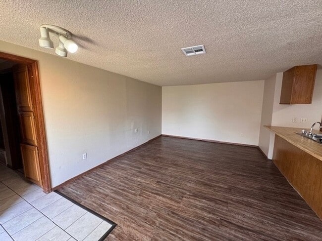 Photo - 3 bed, 2 full bath, 2 car garage duplex for rent in south OKC! Moore Schools