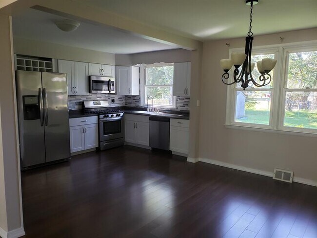 Photo - 70 Weathervane Road, Aston, PA, 19014