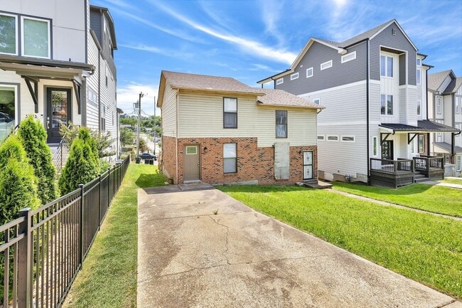 Photo - 3319A Felicia St