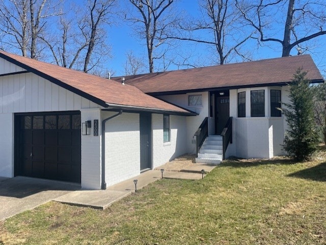 Building Photo - 2300 Oakwood Ave