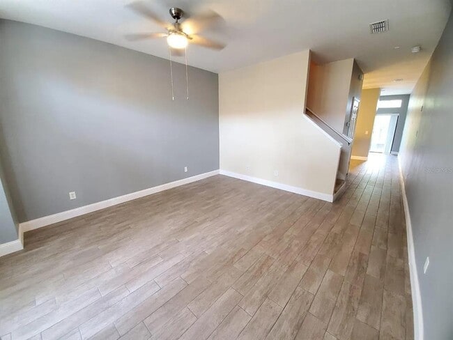 Photo - 6037 Scotchwood Glen