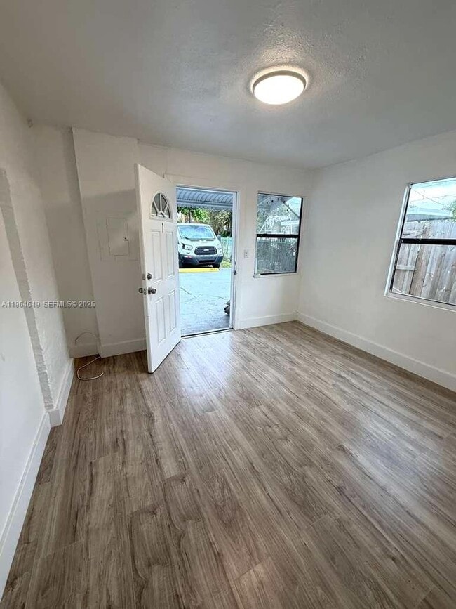 Photo - 326 NW 96th St Unidad 1