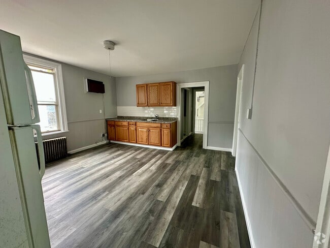 Building Photo - 112 Charles St Rental