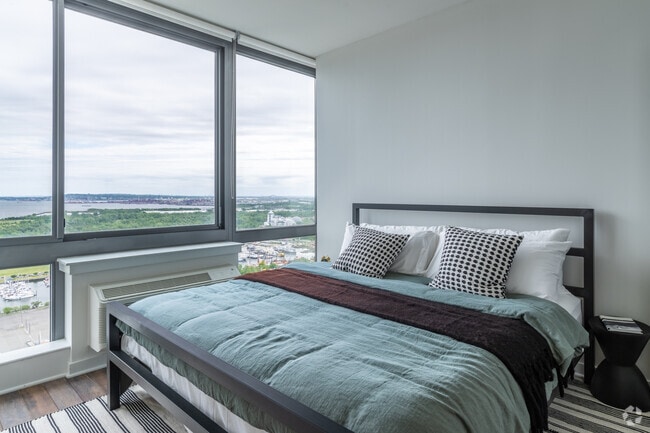1BR, 1BA - 650SF