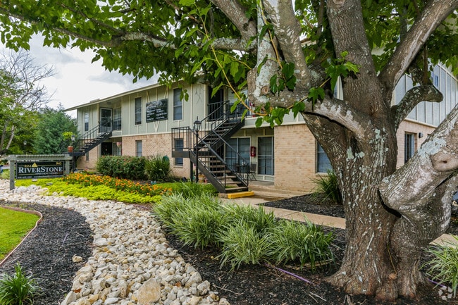 Riverstone - RiverStone Apartment Homes